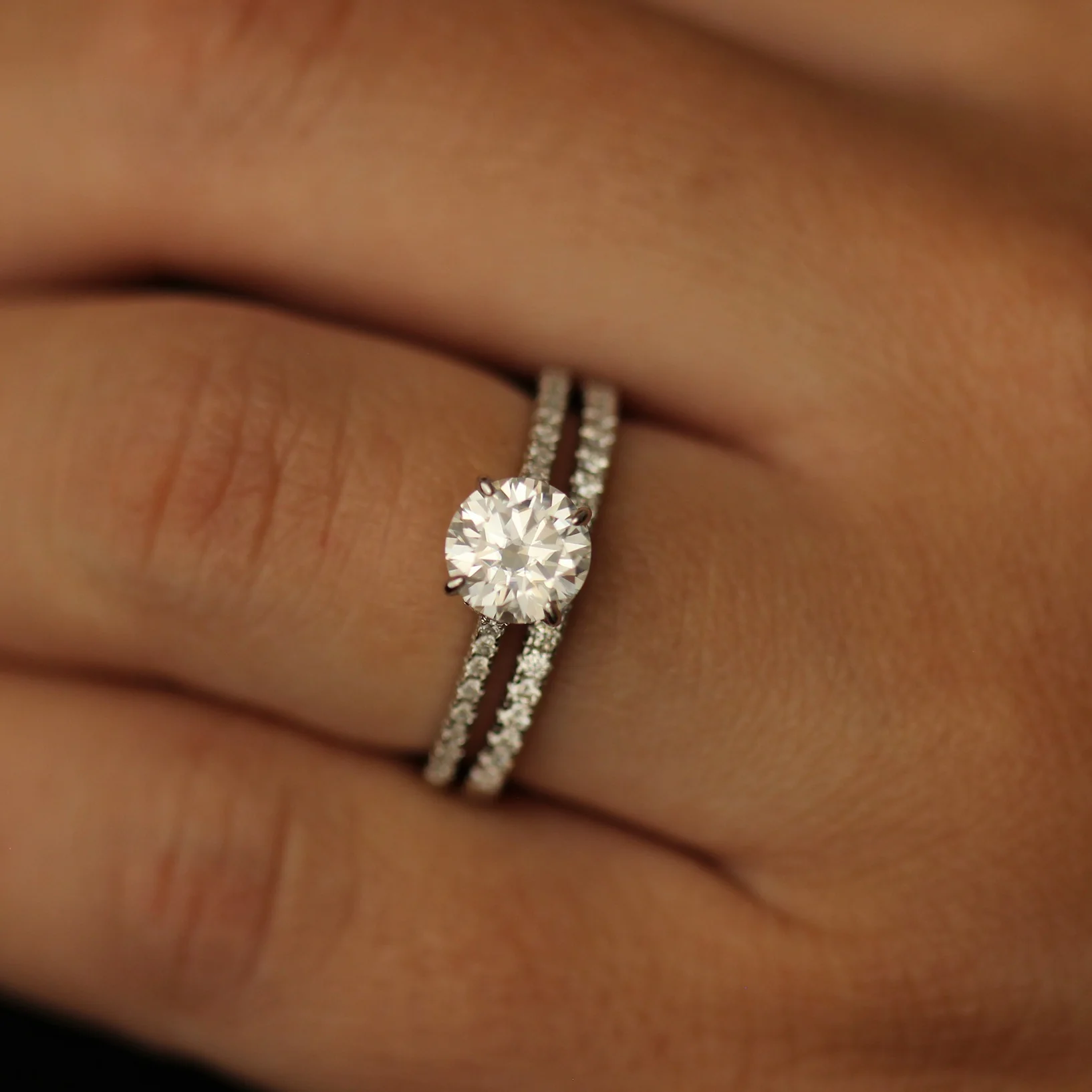 Cannes 1 Ct Round Pave Set Moissanite Ring - Image 3
